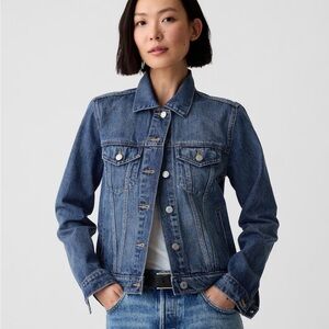 {Gap} Denim Jacket